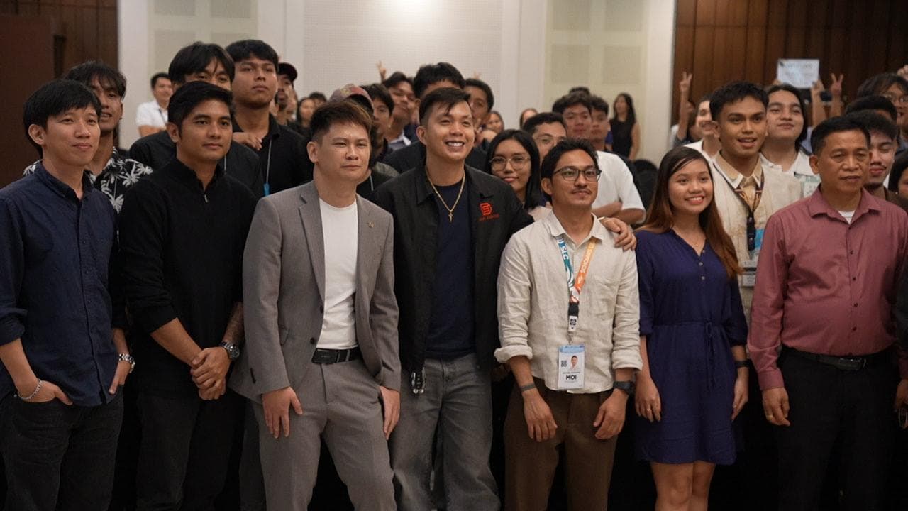 Serial Disruptors' CEO Karl Dominic Fajardo Serves as Judge at USTP CET Incubation Program Demo Day