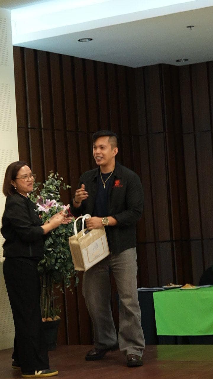 Serial Disruptors' CEO Karl Dominic Fajardo Serves as Judge at USTP CET Incubation Program Demo Day photo 4